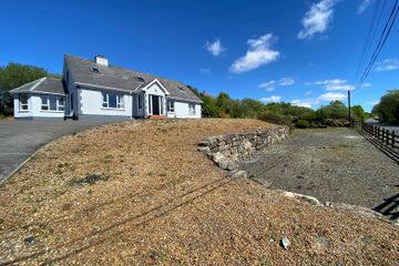 FRONT OF HOUSE & GROUNDS 