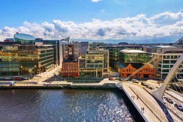 33-34 Sir John Rogerson's Quay, Grand Canal Dock, Dublin 2 — photo 2