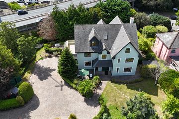 Instow, Riverbank, Douglas, Co. Cork, T12Y9V3