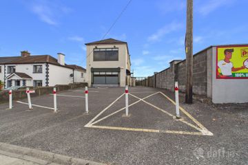 Commercial Unit, Greystone Street, Carrick-on-Suir, Co. Tipperary — photo 2