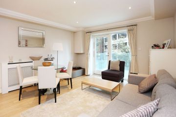 Apt, Shelbourne Hall, Shelbourne Road, Ballsbridge, Dublin 4