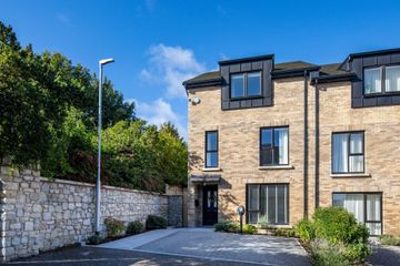 8 Dún Óir Court, Kilternan, Dublin 18, Co. Dublin, D18KD3A