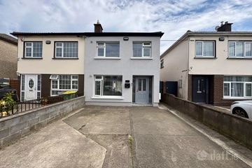 15 Cairnwood Court, Cookstown, Tallaght, Dublin 24 — photo 2