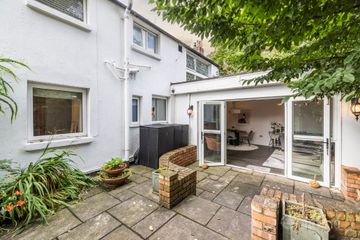 73 Pembroke Lane, Ballsbridge, Dublin 4, D04K061 — photo 2