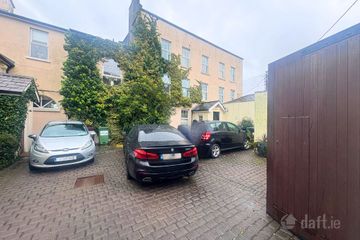 3 The Courtyard, Newtown Avenue, Blackrock, Co. Dublin, A94X4H1 — photo 2