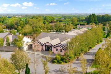 The Thatch, Traditional Bar & Restaurant, Killenard, Co. Laois, R32NNP8