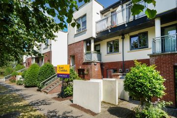 11 Rosse Court Avenue, Lucan, Co. Dublin — photo 2
