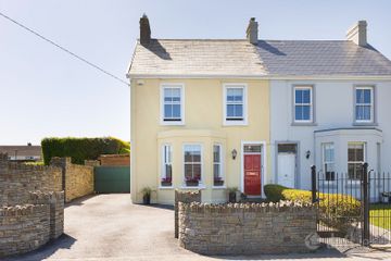 2 Lakeview, Carrignafoy, Cobh, Co. Cork, P24WK20