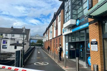 Stillorgan Plaza, Lower Kilmacud Road, Stillorgan, Stillorgan, Co. Dublin — photo 3