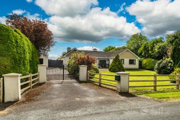 Hillview, Maddenstown, The Curragh, Co. Kildare, R56NA49 — photo 2