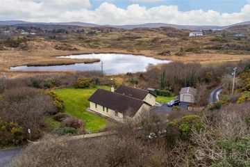Lake Cottage, Dawros More, Letterfrack, Connemara, Co Galway., H91A7X0 — photo 2