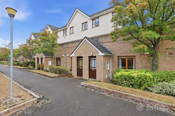 29 The Crescent, Larch Hill, Santry, Dublin 17, D17NA69 — photo 2
