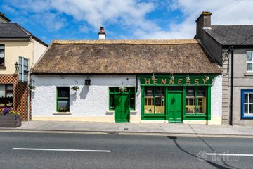 Hennessy`s Gastro Pub, Main Street, Ferbane, Co. Offaly, R42N628 — photo 3