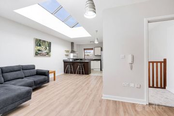 Townhouse 5, Brabazon Hall, Ardee Street, Dublin 8, D08XW80 — photo 2