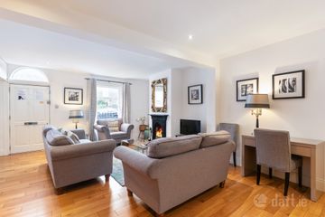 18 Albert Place East, Grand Canal Street, Dublin 2, D02 AH61 — photo 2