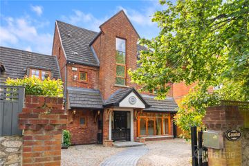 Camelot, 1 Ailesbury Way, Ailesbury Road, Dublin 4, D04X4E3