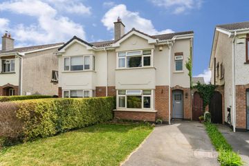 14 Colthurst Mews, Lucan, Co. Dublin — photo 2