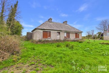 Derelict Residence On C. 0.90 Acres, Derryvode, Williamstown, Co. Galway — photo 2