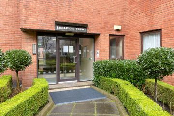 Apartment 27, Burleigh Court, Ballsbridge, Dublin 4, D04A5F9 — photo 2