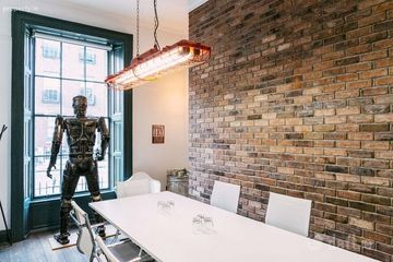 Serviced office to let Dublin 2  