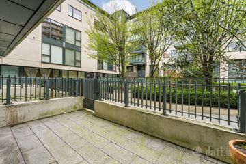 Apt 83 Block M, Hanover Riverside, Grand Canal Dock, Dublin 2 — photo 2