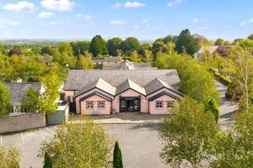 The Thatch, Traditional Bar & Restaurant, Killenard, Co. Laois, R32NNP8 — photo 3