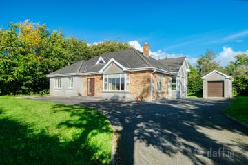 2 Tennis Court Lane, Longford, N39 R6X0