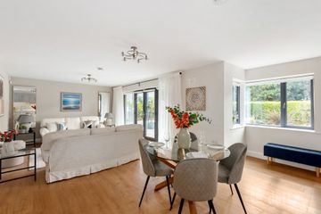 Apartment 3, Greygates Hall, Roebuck Avenue, Mount Merrion, Co. Dublin, A94 FC67 — photo 3