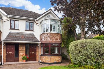 12 Fey Yerra, Leopardstown Road, Foxrock, Dublin 18, D18 CV44