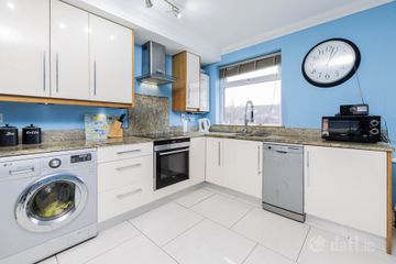 Apt 3 Newpark Centre, Blackrock, Co. Dublin, A94WK72 — photo 3