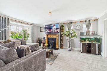 8 The Crescent, Kilminchy, Portlaoise, Co. Laois, R32A6CT — photo 3