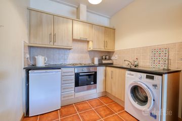 9 Annville Place, New Street, Longford, N39DR98 — photo 3