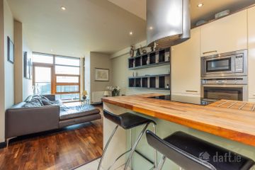 Apartment 402, Beacon One, Beacon Court, Bracken Road, Sandyford, Dublin 18, D18EV29 — photo 3