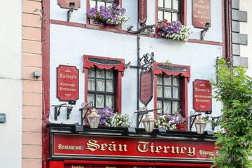 Sean Tierneys Bar & Restaurant, 13 Connell Street, Clonmel, Co. Tipperary, E91 RD83