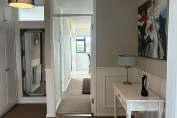 22 Seabank Court, Marine Parade, Glasthule, Co. Dublin — photo 2