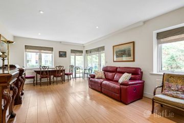 Apartment 3, Kelston Hall, Foxrock, Dublin 18, D18F594 — photo 3