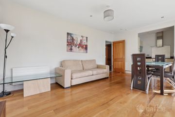 2 Bed Apartment, Bloomfield Park, Bloomfield Avenue, Donnybrook, Dublin 4 — photo 3