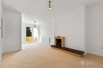 8 Woodlawn House, Woodlawn Park, Dun Laoghaire, Co Dublin, A96PX39 — photo 3