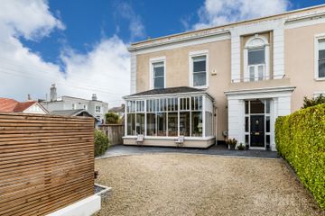 1 Seapoint Manor, 4 Seapoint Avenue, Blackrock, Co. Dublin, A94C3H5 — photo 2