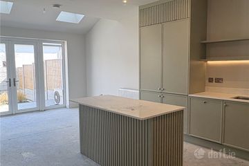 7 Grange Oaks Avenue, Kilternan, Dublin 18, D18 YD5R — photo 3