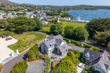 Chestnut Grove, Colla Road, Schull, Co. Cork, P81XF99 — photo 3