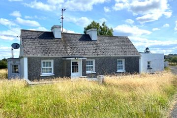 2/3  Bed Res on c. 0.25 acre