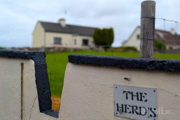 The Herd's House, Woodfield, Kilkelly, Co. Mayo, F35N271 — photo 2