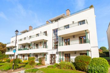 Apartment 30, The Oak, Carysfort Hall, Carysfort Park, Blackrock, Co. Dublin, A94VY50 — photo 2