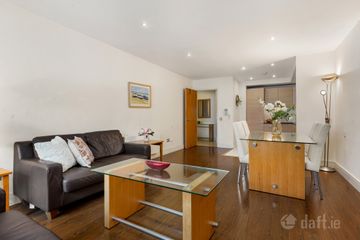 132 Wyckham Point, Wyckham Way, Dundrum, Dublin 16, D16PC56 — photo 3