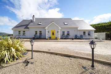 Slieve League House, Croaghlin, Teelin, Co. Donegal, F94YD23 — photo 2