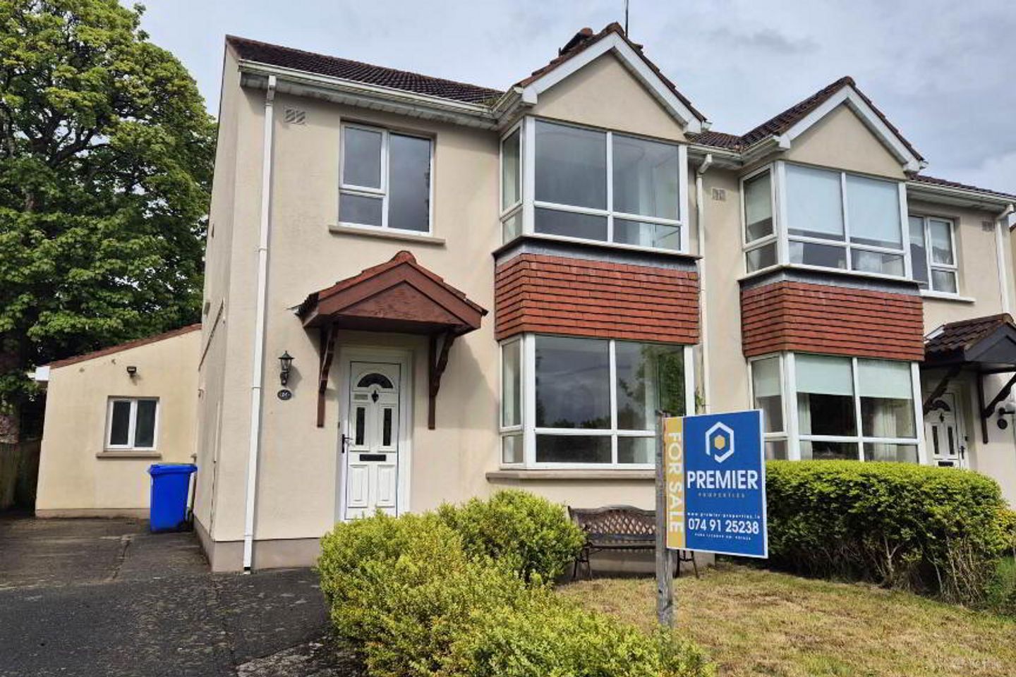 24 Whitethorn Grove, Letterkenny, Co. Donegal, F92A30H — photo 1