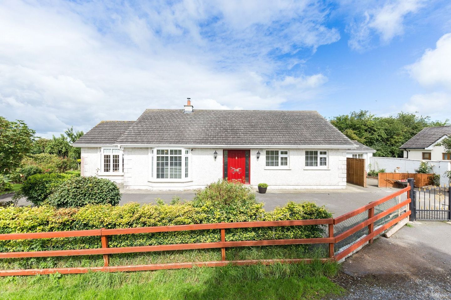 Yew Tree House, Commons North, Suncroft, The Curragh, Co. Kildare, R56FX45 — photo 1