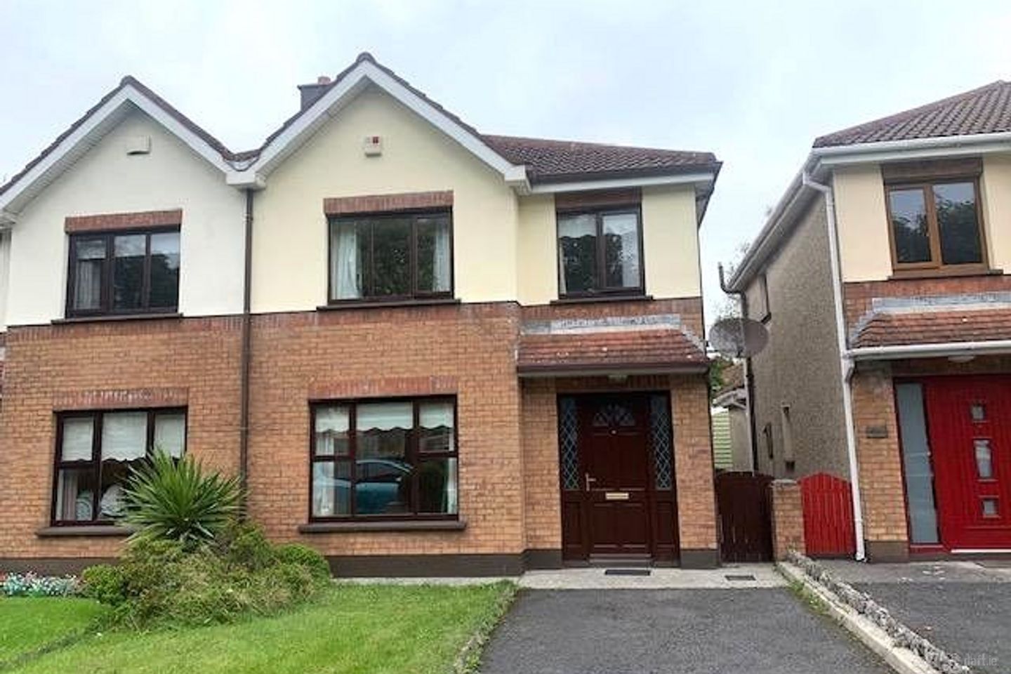 67 The Meadows Exterior