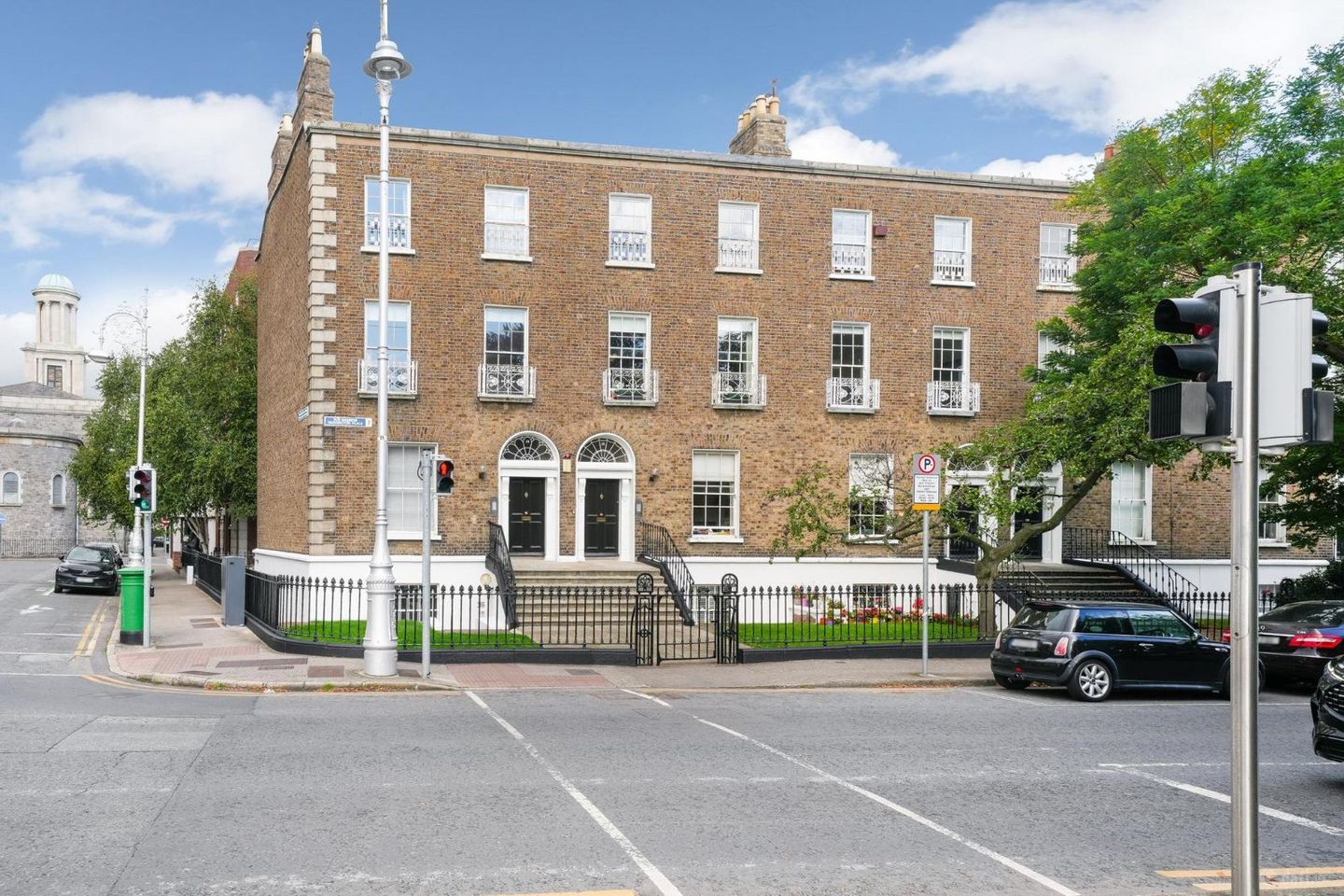 Apartment A, 19 Warrington Place, Dublin 2, D02K278 — photo 1
